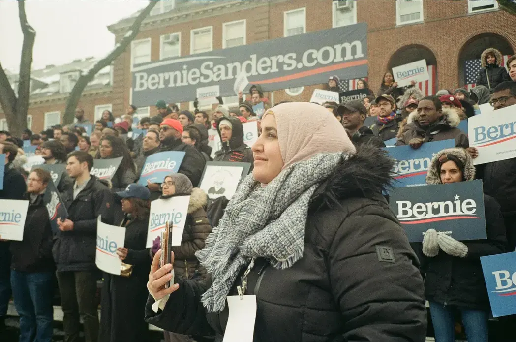 Somia Elrowmeim participates in a rally for Bernie Sanders. Image by Hana Elias. United States, 2019. Somia Elrowmeim participates in a rally for Bernie Sanders. Image by Hana Elias. United States, 2019.