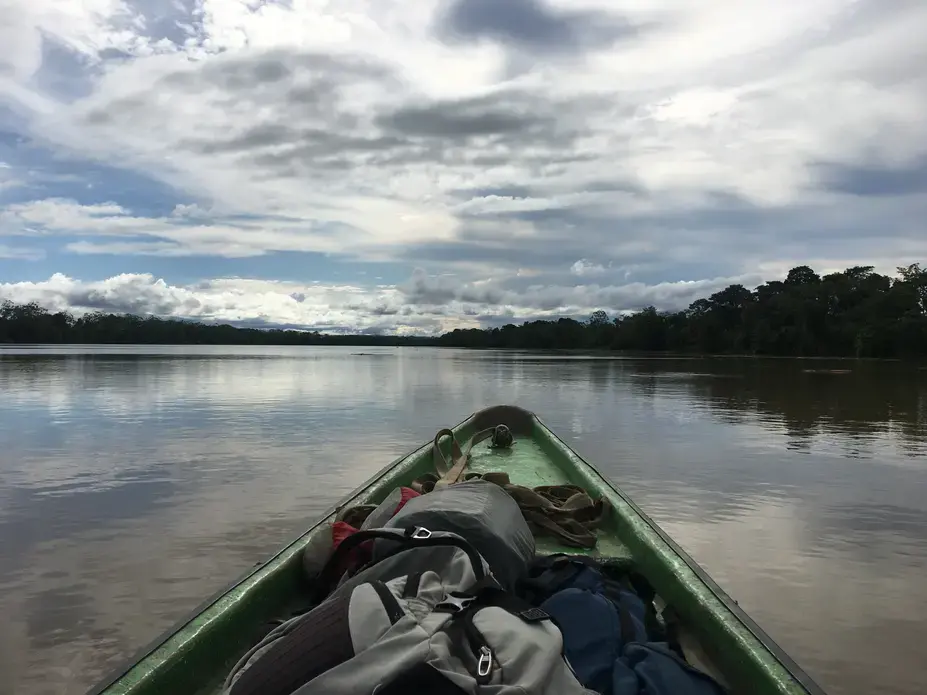 Motoring up the Atrato River toward the Darien frontier. Photo by Jason Motlagh. 2016.