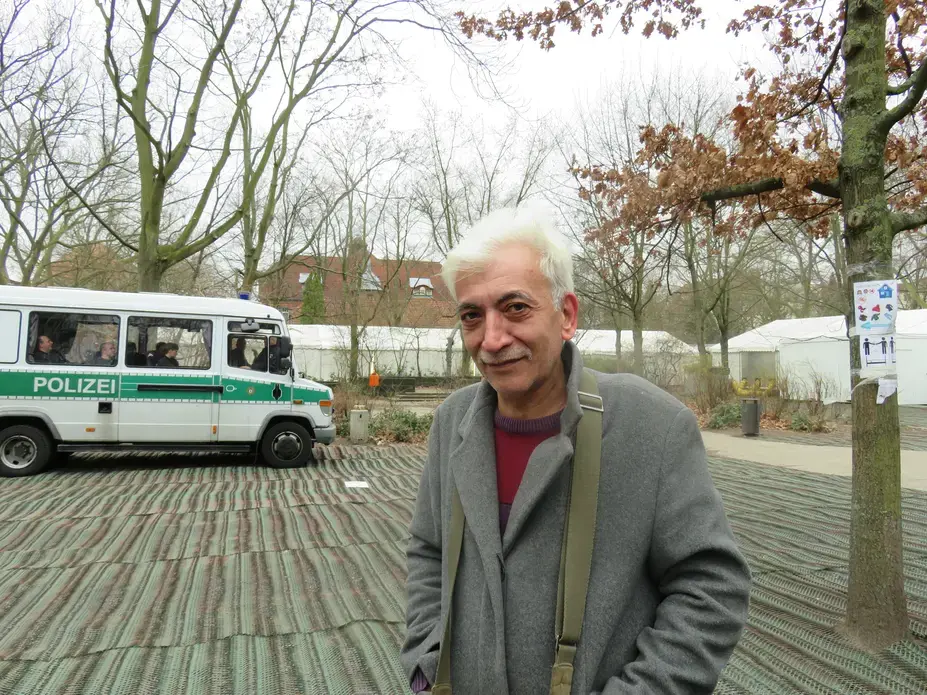 Image by Laura Kasinoff. Media file: ehab2.jpg