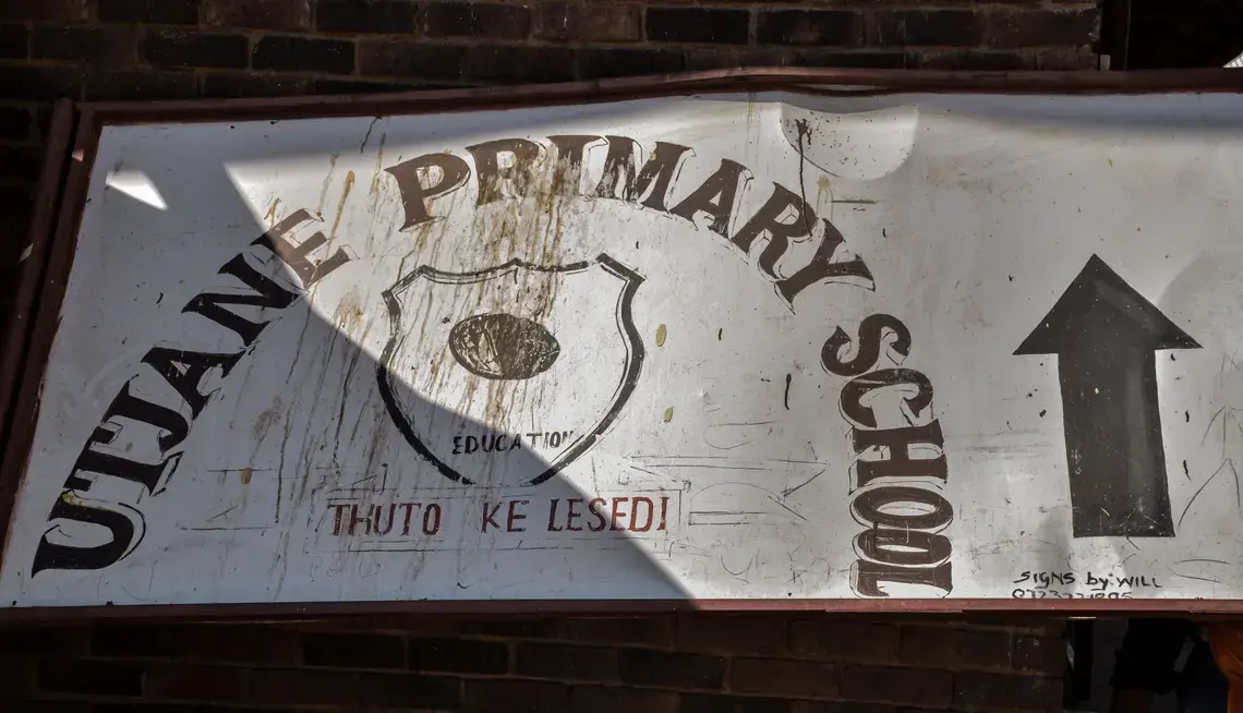 Utjane Primary School is located in Limpopo, a northern province of South Africa. The school has learners from grade R (the South African equivalent of kindergarten) through grade 7. Image by Adam Yates. South Africa, 2018.