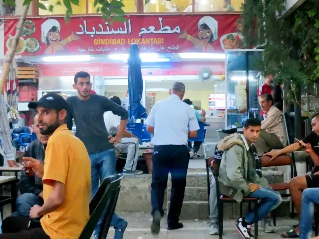 Sindad Cafe, a meeting point for human trafficking, where reporter Jeanne Carstensen received unexpected hospitality from refugees in transit. Image by Jeanne Carstensen. Turkey, 2015. Media file: img_465318843.jpg