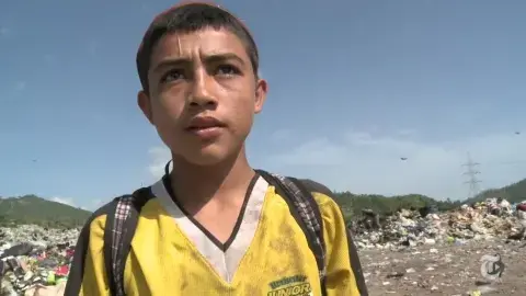 From the film by Craig and Brent Renaud. Honduras, 2015. Media file: yellowshirt.jpg