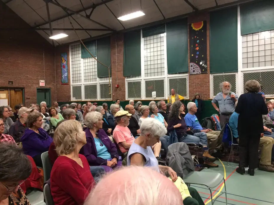 Hands Across the Hills public meeting in Leverett, Mass. Image by Richie Davis. Massachusetts, 2018.