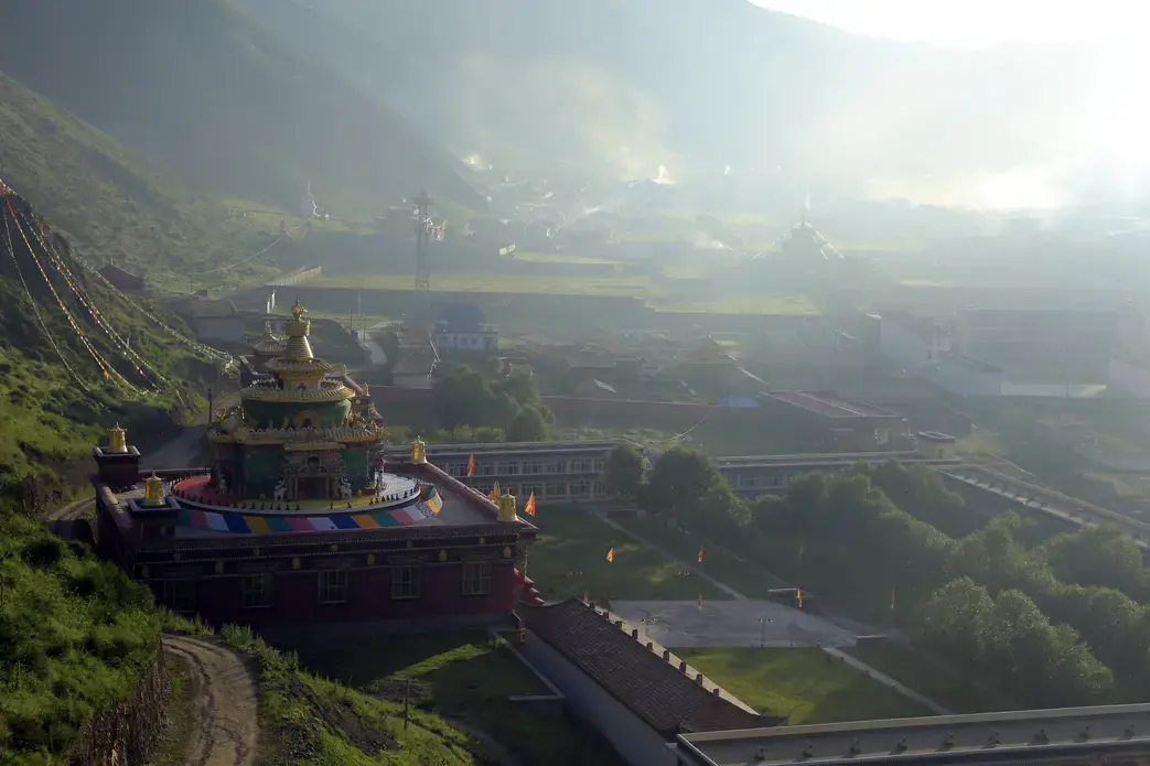 Early morning at the Tibetan Monastery at Baiyu in eastern Qinghai province.
Image by Li Lei/ Face to Face Media. China, 2014. Media file: tibetan_buddhist_temple_at_baiyu_morning_light.jpg