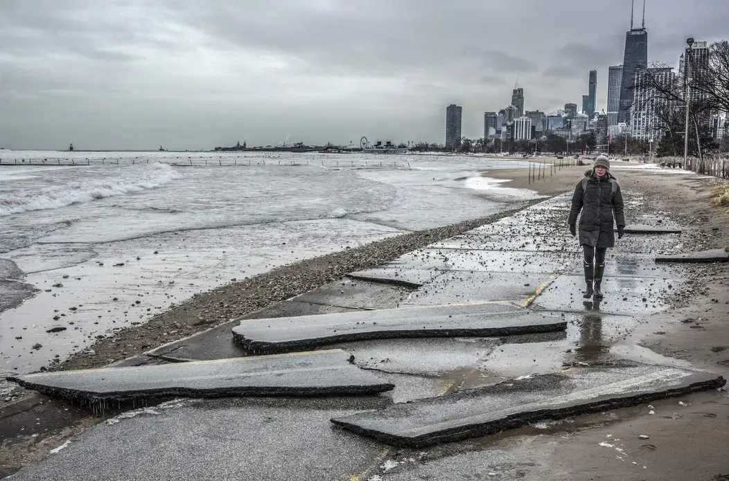 The Lakefront Trail near North Avenue in Chicago. Image by Lloyd DeGrane. United States, 2020. The Lakefront Trail near North Avenue in Chicago. Image by Lloyd DeGrane. United States, 2020.