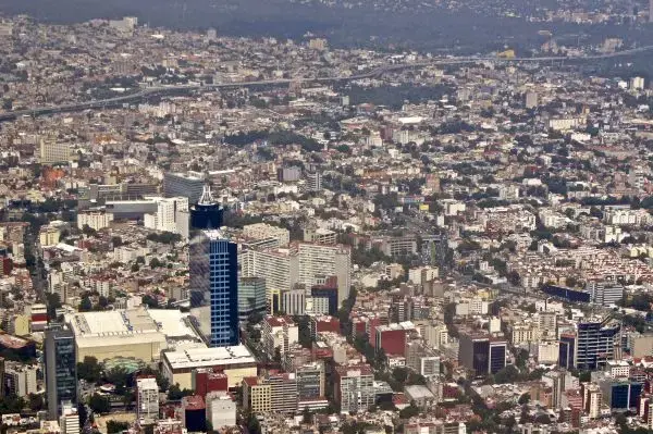 Aerial view of Mexico City and the World Trade Center Mexico City. Image by Isabel Izek. Mexico, 2016. Aerial view of Mexico City and the World Trade Center Mexico City. Image by Isabel Izek. Mexico, 2016