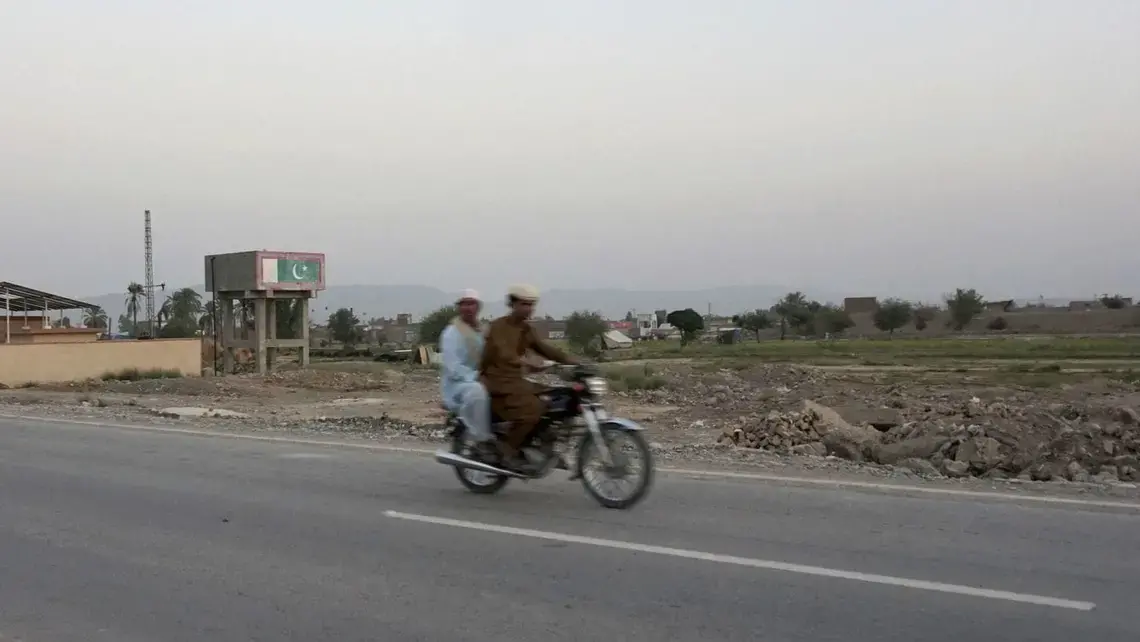 Destroyed homes and shops in the center of Mir Ali, Pakistan. Image by Umar Farooq. Pakistan, 2017.