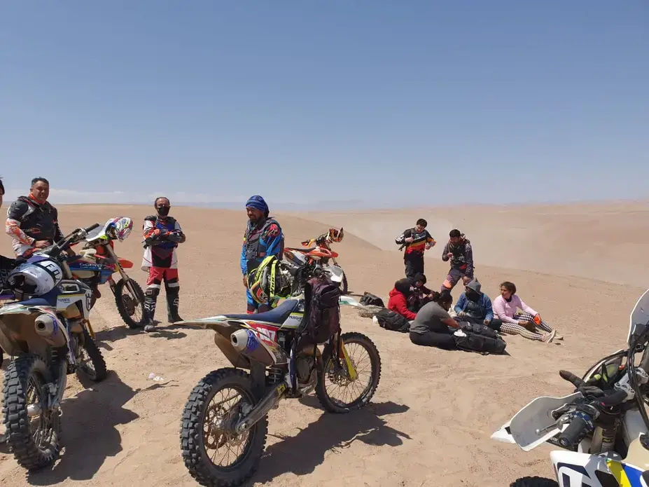 The motorcyclists with the second group of Venezuelans. Image courtesy of Team Tuareg. Chile, undated. The motorcyclists with the second group of Venezuelans. Image courtesy of Team Tuareg. Chile, undated.