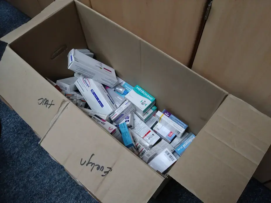 Medicine is collected in boxes at the offices of the National Organization of Transplants of Venezuela (ONTV) to be donated to dialysis and transplant patients. Image by Flaviana Sandoval. Venezuela, 2018. Medicine is collected in boxes at the offices of the National Organization of Transplants of Venezuela (ONTV) to be donated to dialysis and transplant patients. Image by Flaviana Sandoval. Venezuela, 2018.