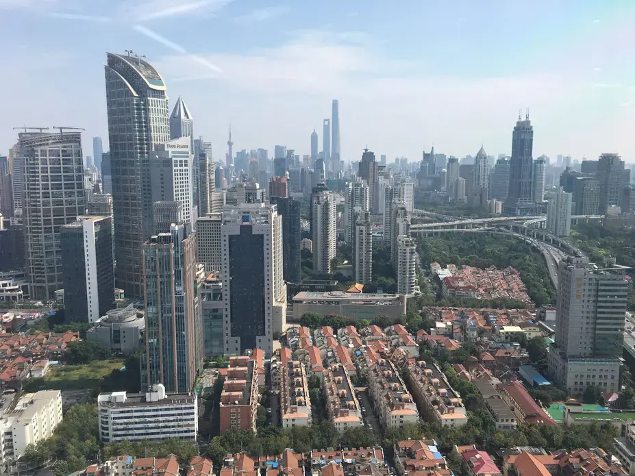 Shanghai Daily The view of Shanghai on Sunday, Sept. 30, 2017, from the Shanghai Daily newsroom. Image by Kelsey Kremer. China, 2017.