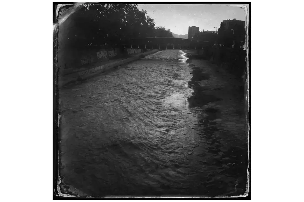 As a 13-year-old boy, Hernan Gutierrez witnessed murdered bodies floating down the Mapocho River in Santiago, Chile. Image by Jon Lowenstein/NOOR/Pulitzer Center on Crisis Reporting. Chile, 2013. Media file: lowenstein_2website_canvas.jpg