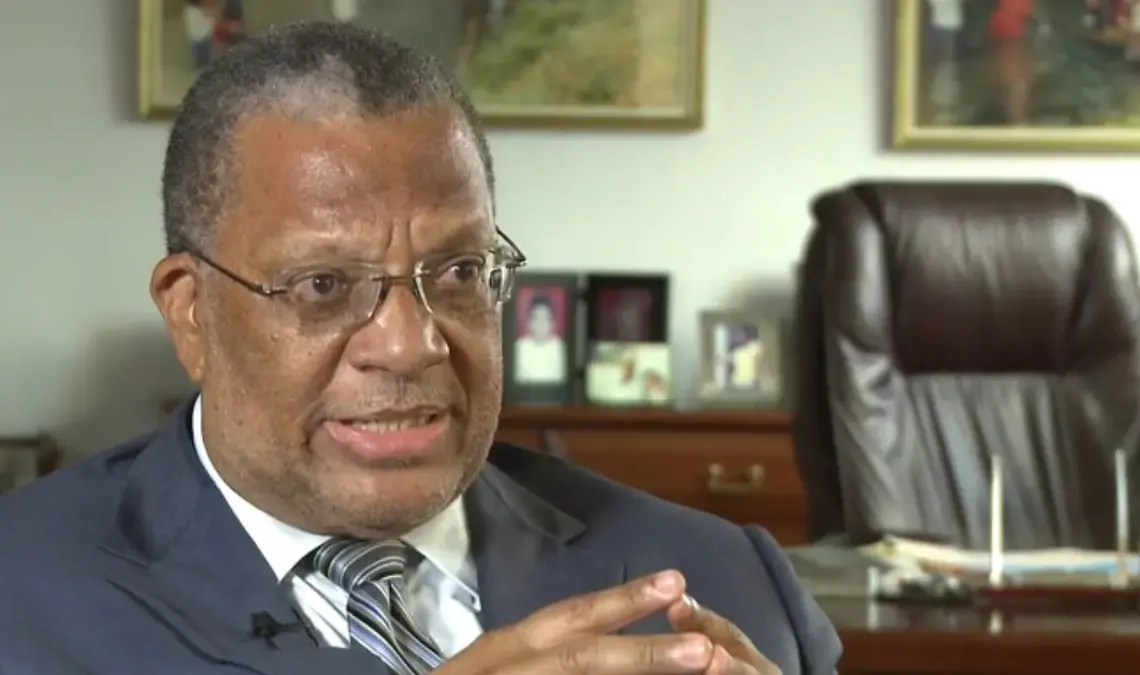 Peter Phillips, Jamaica’s finance minister, interview with journalist Robin Wigglesworth. Image by Robin Wigglesworth. Jamaica, 2013. Media file: wigglesworth6.jpg