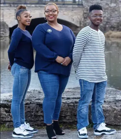Misha Marshall with her children, Maleah and Jacobi. Image courtesy of the St. Louis Jewish Light. Misha Marshall with her children, Maleah and Jacobi. Image courtesy of the St. Louis Jewish Light.