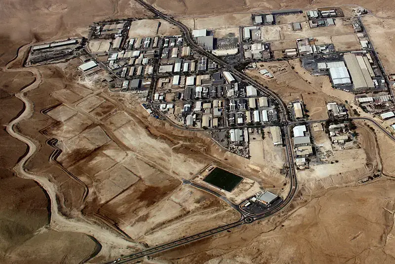 Mishor Adumim, an industrial park in the Israeli settlement of Ma'ale Adumim. Image courtesy Neukoln/CC BY-SA 3.0. West Bank, 2013.