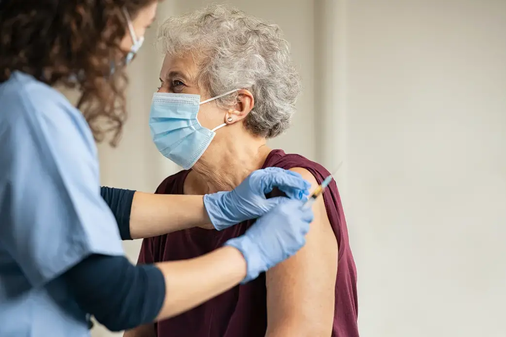 Whether—and how—companies should offer the now proven vaccine to trial volunteers who received a placebo is a complex issue. Image by Rido / Shutterstock. Undated. Whether—and how—companies should offer the now proven vaccine to trial volunteers who received a placebo is a complex issue. Image by Rido / Shutterstock. Undated.