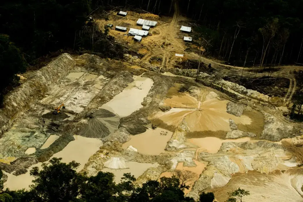Illegal mining registered on overflight in Munduruku indigenous land, southwest Pará. Image by Christian Braga/InfoAmazonia. Brazil, September 2019.