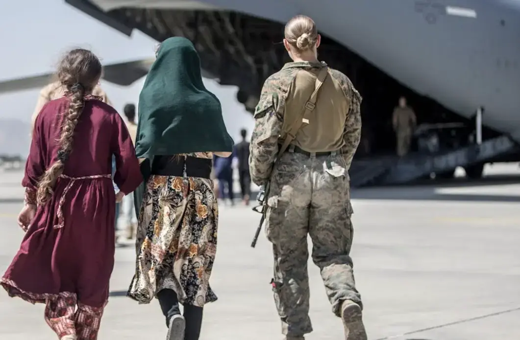 solider and children