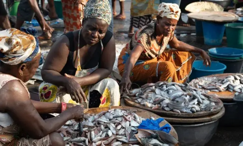ghana fishermen thumbnail.jpg Fishmongers at Elmina landing beach