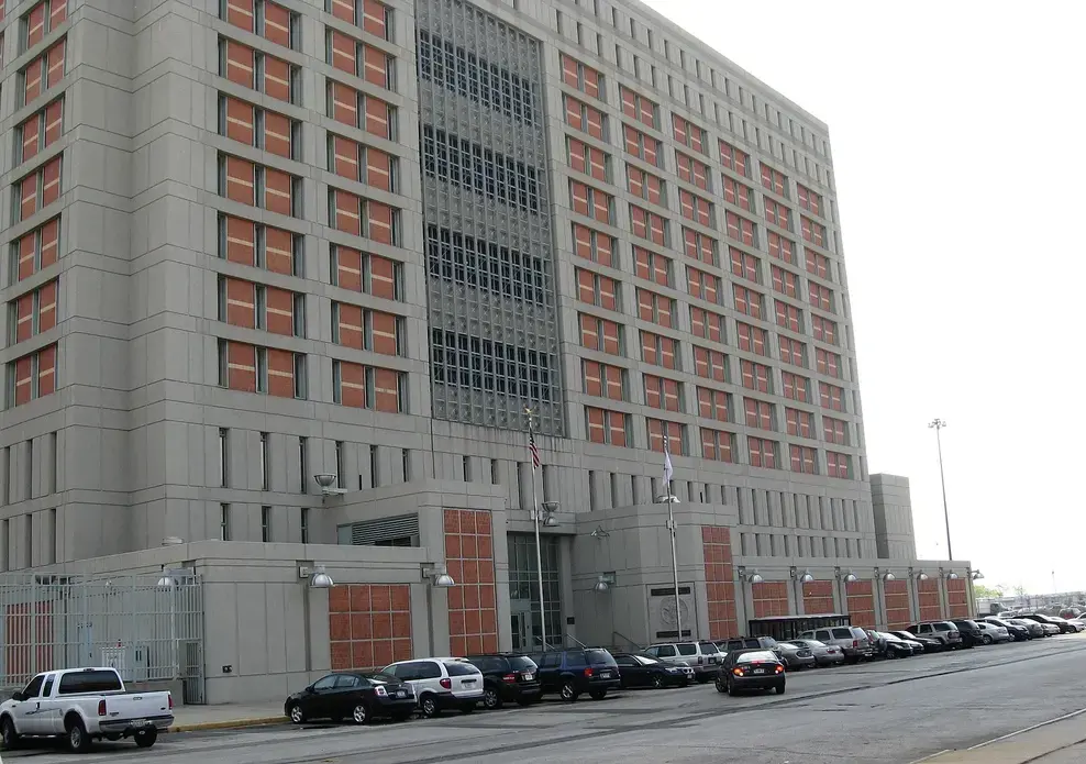 1600px-Fed29jail5bbtjeh.jpeg Metropolitan Detention Center, Brooklyn