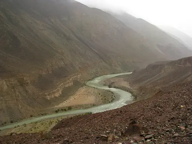 The Indus River begins in Kashmir and flows through Pakistan. Image by McKay Savage. India, 2009. Media file: 3905911929_39edbed199_z.jpg