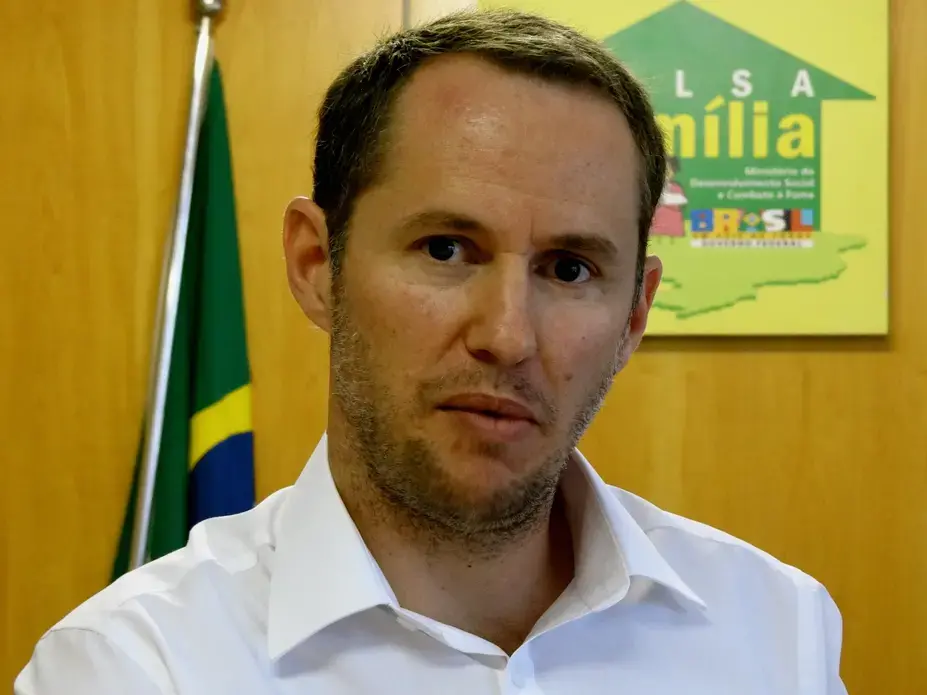 Henrique Luis Paiva, secretary of the National Secretariat of Citizenship Income (SENARC) which runs Bolsa Familia. Image By Rema Nagarajan. Brazil, 2012. Media file: DSC07349.JPG