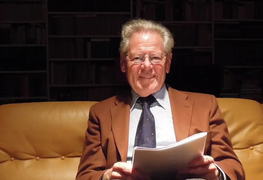 Hans Küng in his office in Tübingen. Image by Jason Berry. Germany, 2012. Media file: DSCN05561.jpg