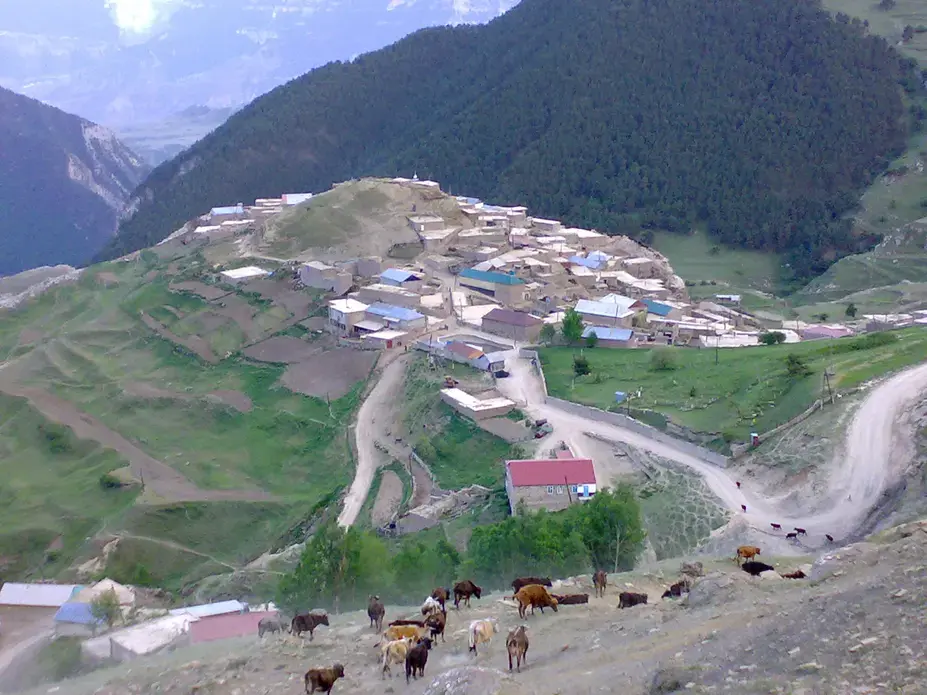 The village of Danukh in highland Dagestan. Image by Tom Parfitt, Russia, 2008.