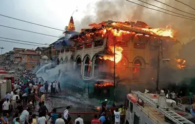 The Dastageer Sahib shrine in Srinagar caught fire last June. Its destruction led to tensions with the Salafis. Media file: Dastergeer-Sahib-shrine_035-400x255.jpg
