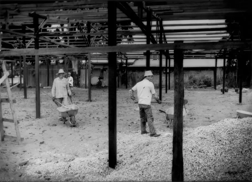 Image by James Whitlow Delano. Suriname, 2012. Media file: Delano_Suriname_China_002.jpg
