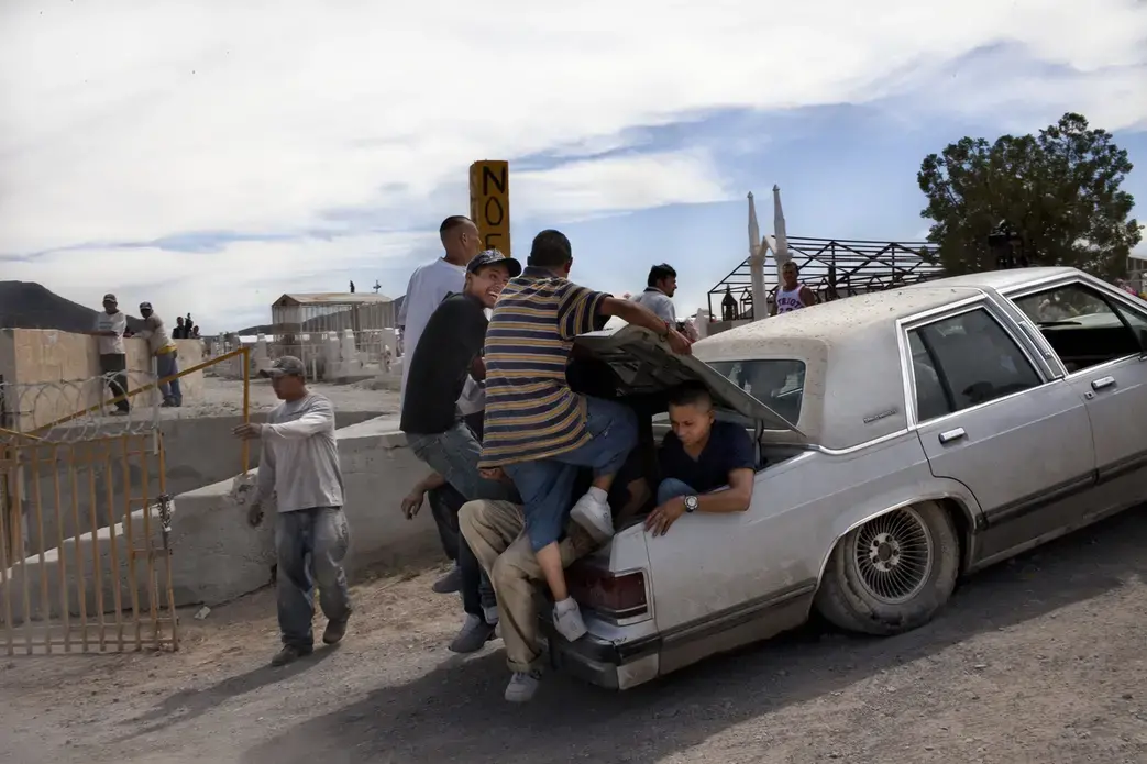 The people of Ciudad Juarez have experienced the brutal, and sometimes deadly affects of Mexico's bloody drug war. Image by Dominic Bracco II. Mexico, 2011. Media file: Dominic_Bracco_II_002.jpg.jpg
