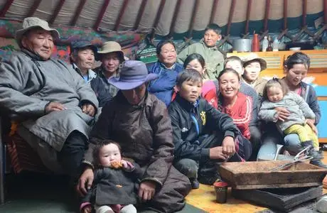Image by Dan Grossman. Mongolia, 2011. Media file: Hurlee_Family_11255_9907_11371.jpg
