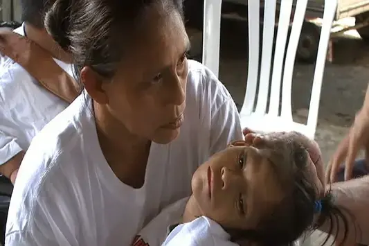 Jessica and her mother. Image by Scott Schaefer. Guatemala, 2010.