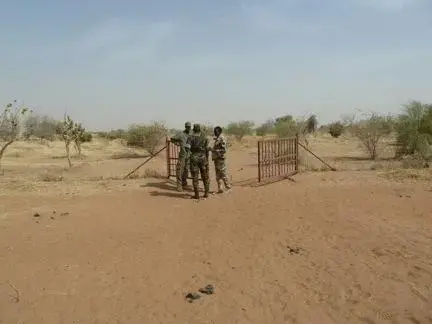 A fence surrounds the great green wall in Widou to keep out tree-eating goats. Image by Bobby Bascomb. Senegal, 2012. Media file: Sahel4.jpg