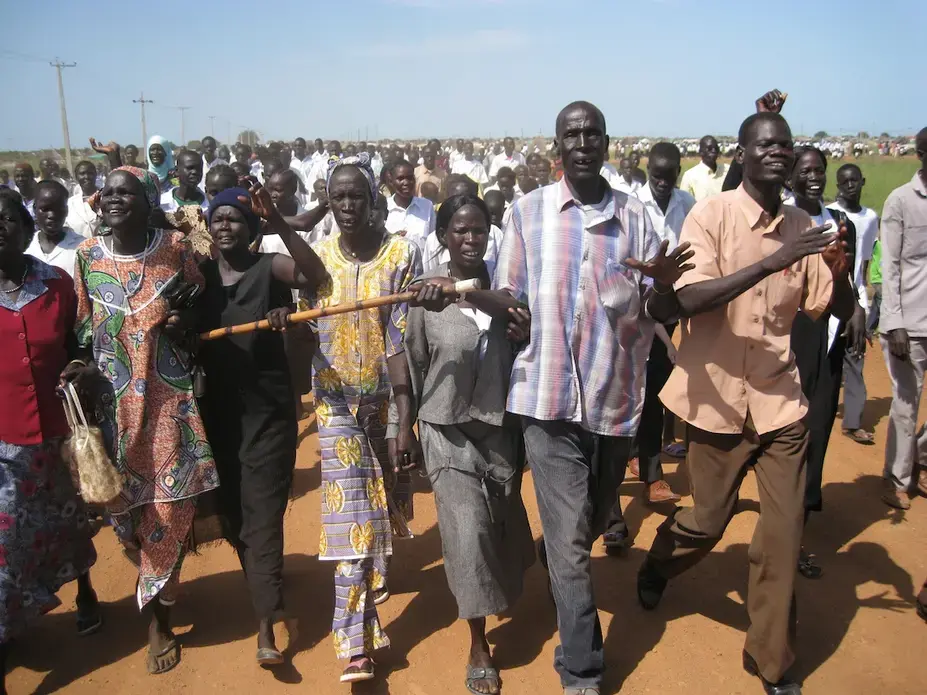 Hundreds of Ngok Dinka protested in front of the UN in
Abyei last week, demanding additional UN troops and an on-time
self-determination referendum. Image by Gabriel Galauk. Sudan, 2010. Media file: Sudan_Referendum_Abyei.jpg