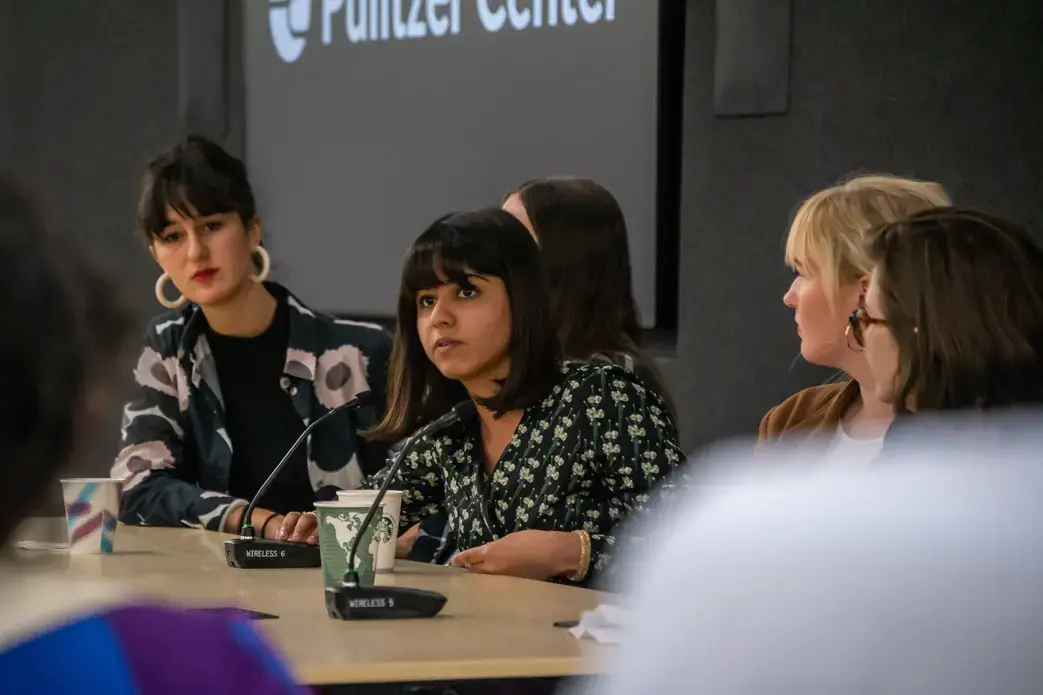 Pallavi Puri from Boston University School of Public Health answers a panel question on her reporting on beedi rollers in India. Image by Nora Moraga-Lewy. United States, 2019.