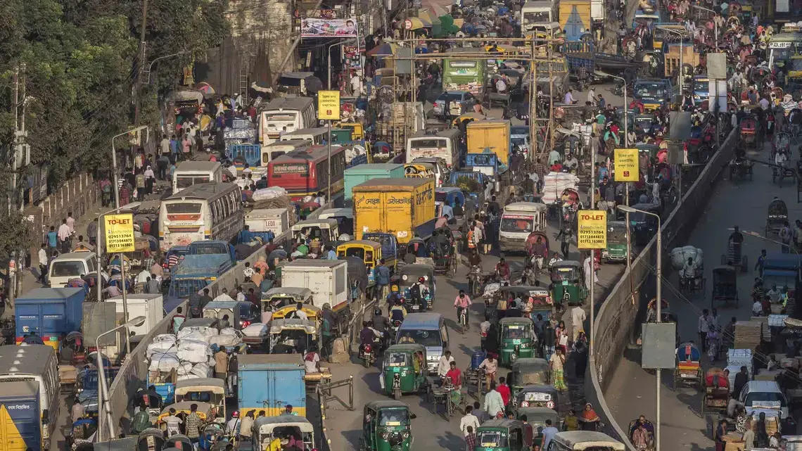 It’s not solely the brick industry that is to blame for air pollution. In Dhaka, traffic is unrelenting with streets and highways choked day and night. Image by Larry C. Price. Bangladesh, 2018.