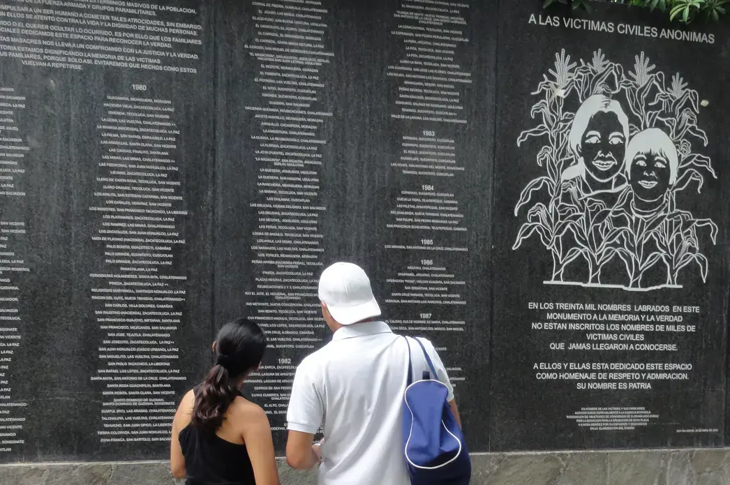 Image by Roberto Lovato, El Salvador, 2011