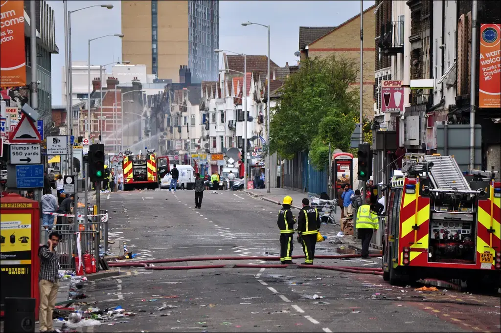 Clean up after a riot in Croydon. Image by George Rex, Flickr. England, 2011. Clean up after a riot in Croydon. Image by George Rex, Flickr. England, 2011.