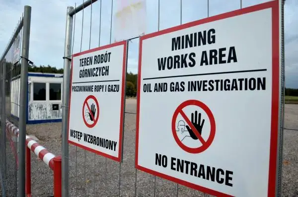 Image by Dimiter Kenarov. Poland, 2012. Media file: fracking.jpg