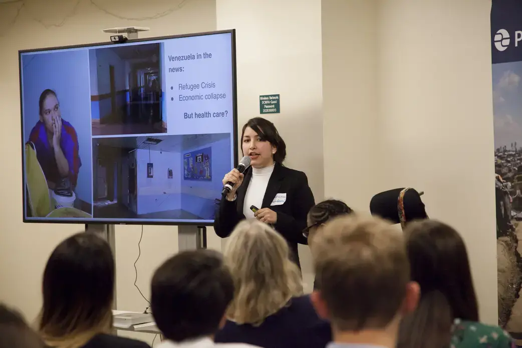 Flaviana Sandoval (Boston University) presents her global reporting project at 2018 Washington Weekend. Image by Jin Ding. United States, 2018.