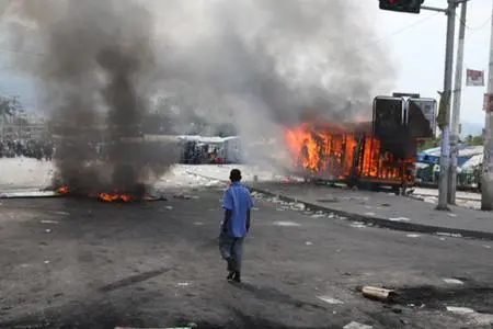 Media file: haiti-earthquake-women12_9333_9645_9547_10263.jpg