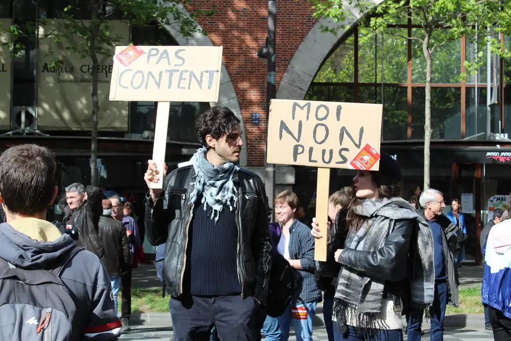 Anti-National Front protesters. Image by Sarah Wildman. France, 2017.