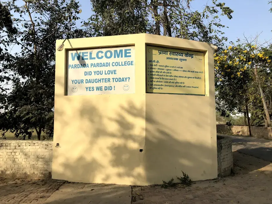 Murals around the school help drive the message of equality home. Image by Annalisa Merelli. India, 2018. Murals around the school help drive the message of equality home. Image by Annalisa Merelli. India, 2018.