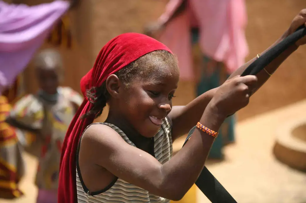 Media file: nigerscene.jpg
