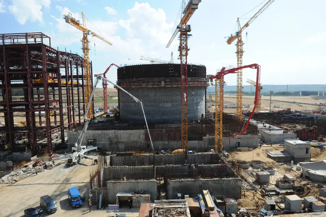 One of two nuclear reactors currently under construction in Novovorenezh, Russia. These will be shown as “reference” plants for other countries seeking to buy reactors from Russia. Image by James Hill. Russia, 2012. Media file: nuclear54.jpg