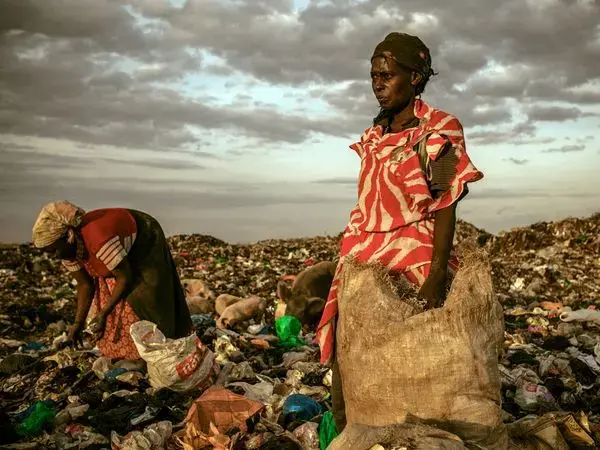 scavenger-garbage-kenya_62798_600x450.jpg Media file: scavenger-garbage-kenya_62798_600x450.jpg