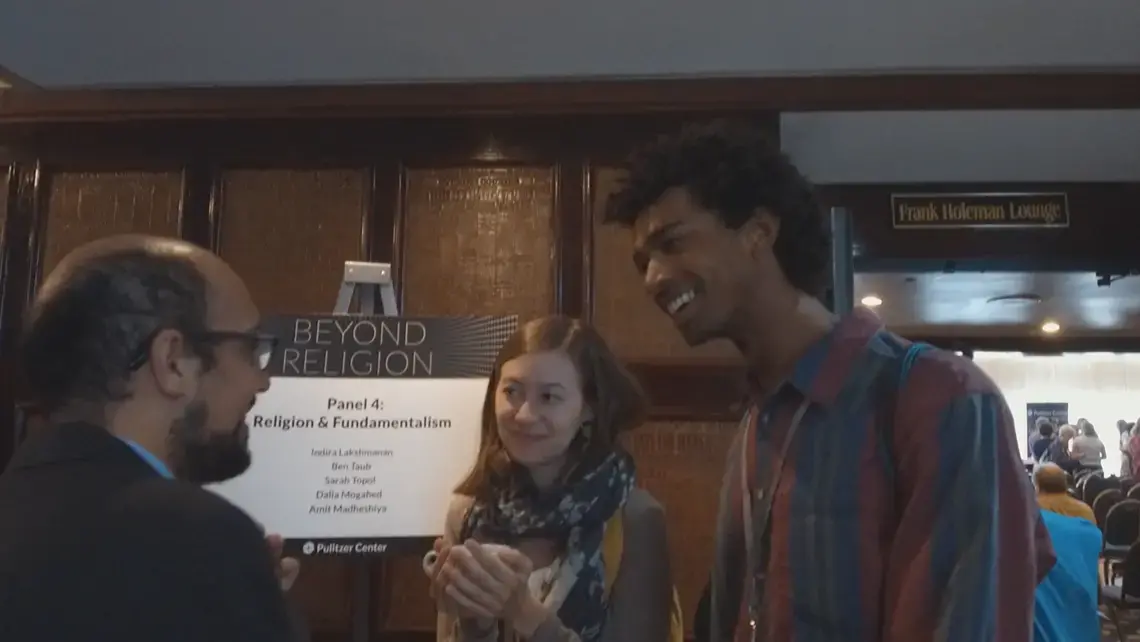 Teaching Partner Will in discussion with Pulitzer Center Senior Education Manager Fareed Mostoufi and Student Fellow Alum Sydney Combs. Image by Dominique Green.Washington, D.C., 2019.