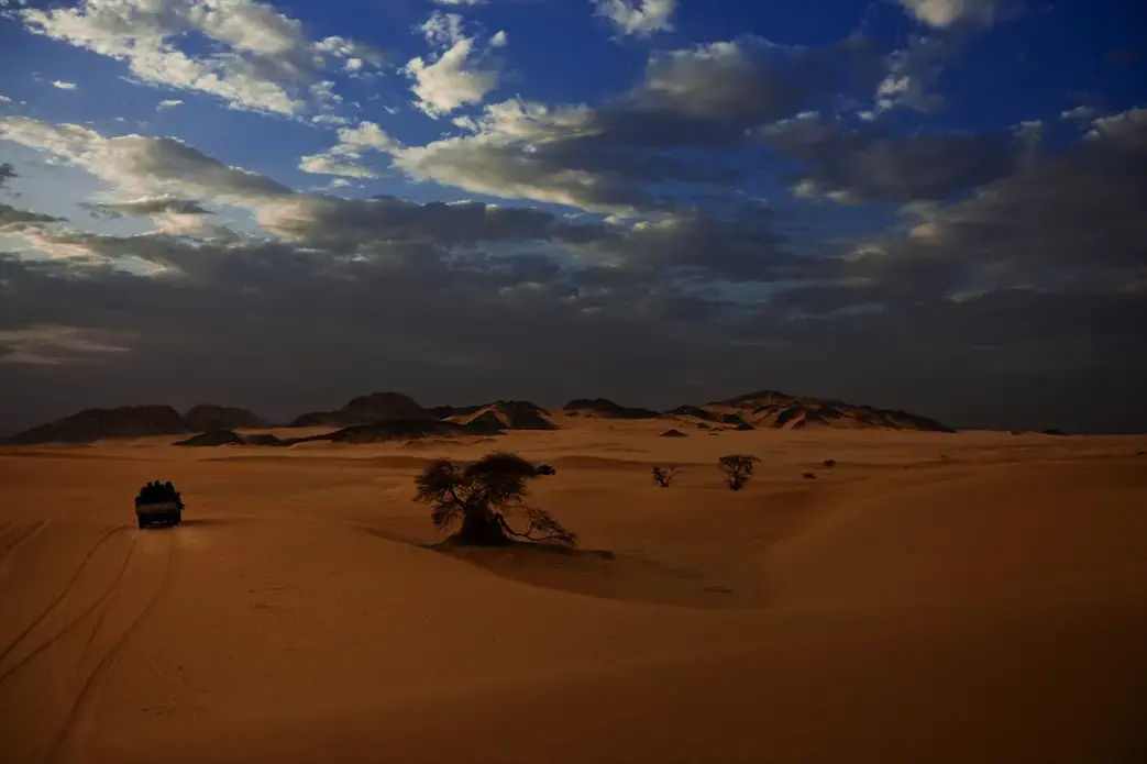 Hundreds, perhaps thousands, of ethnic Tuaregs left Mali to fight for Muammar Qaddafi. Now, some are returning home to tell their story. Image by Brent Stirton. Western Sahara, 2010. Media file: tuareg.jpg