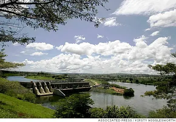 Some outside environmental groups join residents in blaming much of Lake Victoria's troubles on dams. (AP/Wigglesworth) Media file: victoria dam.jpg