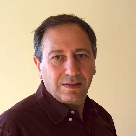 Dan Headshot